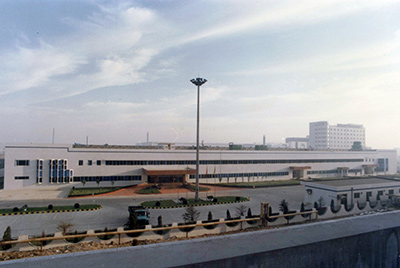 1995年5月30日，与日本小松株式会社合资成立小松工程机械有限公司